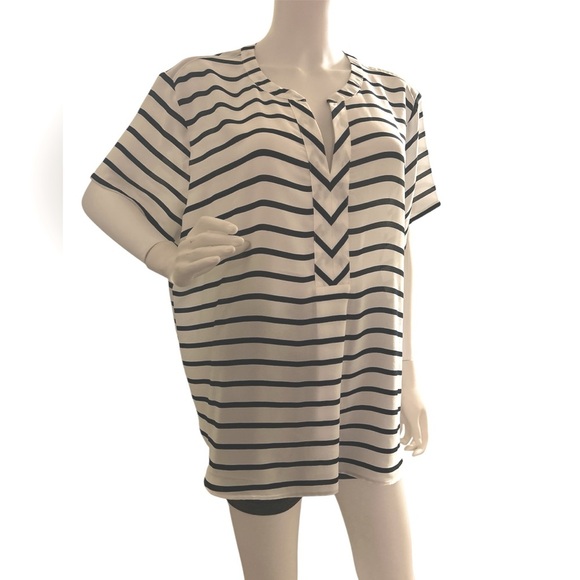 Van Heusen Women's Black and White Striped Top NWT XXL - Picture 4 of 8